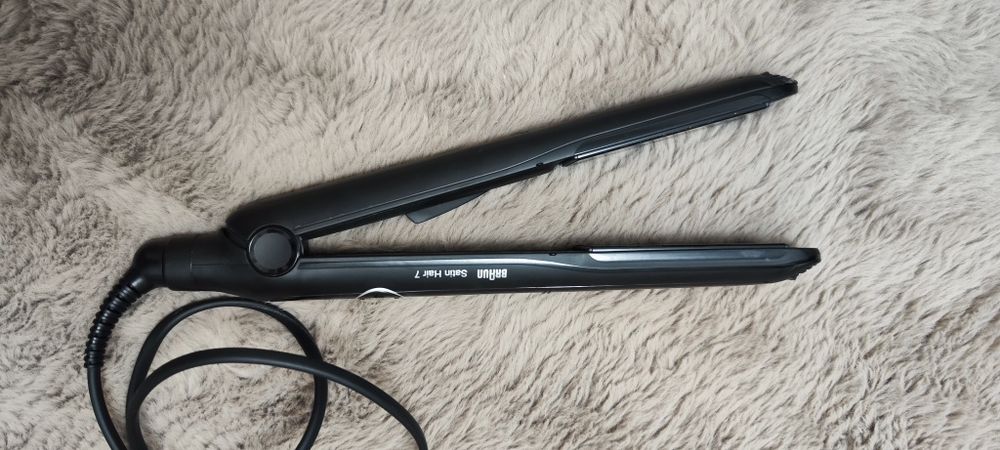 Vând placa de par Braun satin hair 7 st780, ca noua