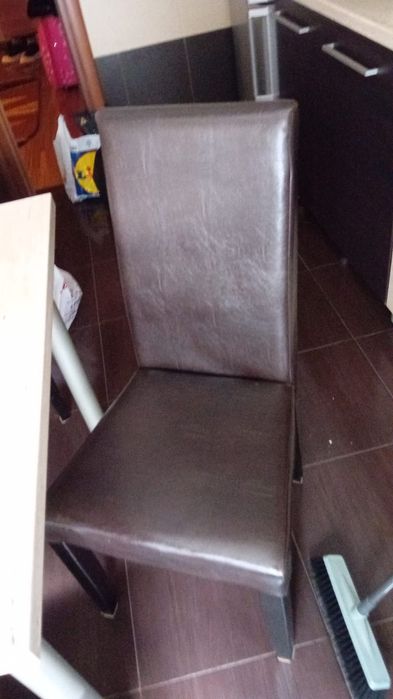 Vând patru scaune pentru bucătărie în perfecta stare