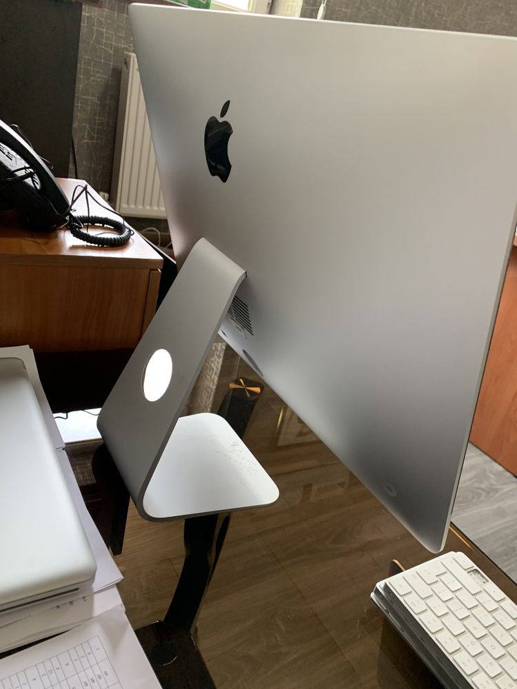 iMac 8/1 tb sastaya ideal 21.5 razmeri