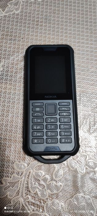 Продавам Nokia 800