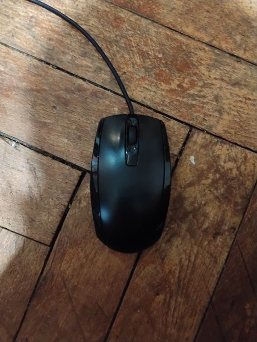 Vând tastatura și maus cu fir HP