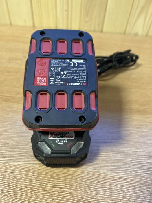 Комплект батерия  и зарядно parkside