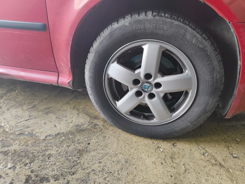 Шкода Октавия 1.9TDI 90ks  2555 лв