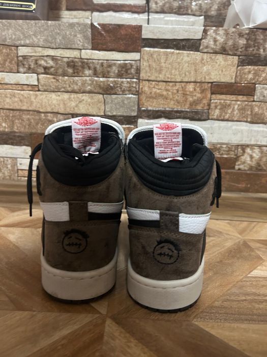 jordan 1 mocha travis scott negociabil