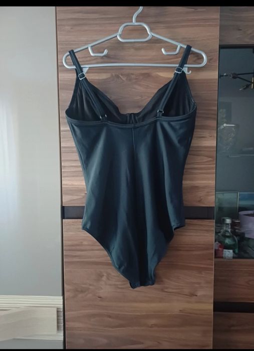Costum de baie întreg