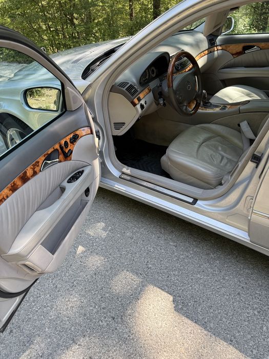 Vand/schimb/ auto/moto mercedes w211 E-class 4matic