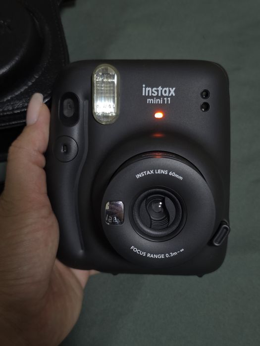 Fujifilm Instax Mini 11 — идеальное состояние!