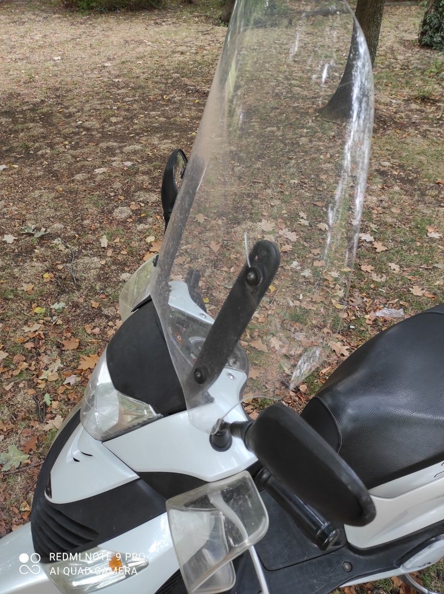 Honda.  sh.  125