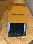 Портфейл на Louis Vuitton