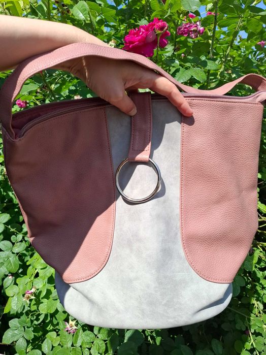 Geantă roz de umăr, încăpătoare