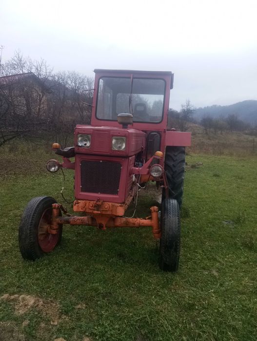 Vând tractor U650