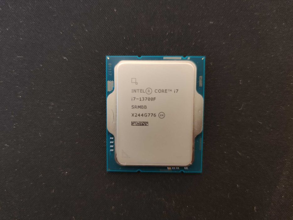 Procesor Intel Core i7 13700f cu garanție.