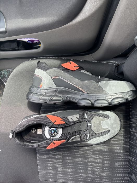 Bocanci cu bombeu metalic 47-48