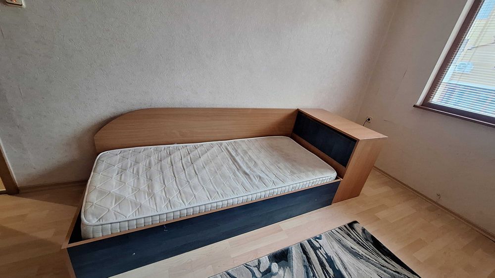 Единично легло с ракла,подматрачна рамка и двулицев матрак