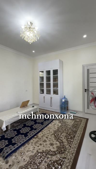 Ayroportdan 2 km uzoqlikda 2.2 sotixli yangi remontli 7 xonali xovli s