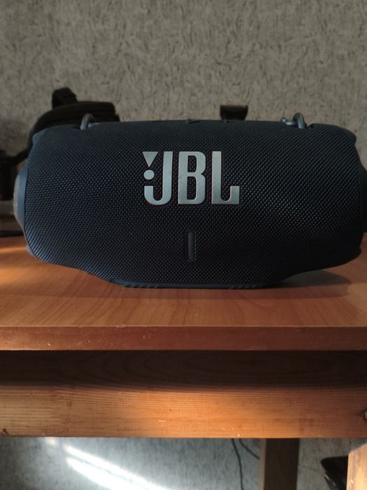 Портативная колонка JBL Extreme 4