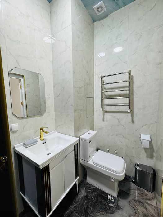 Юунусобод 11 квартал камфорт хаус 2/1/10 Уй сотилади