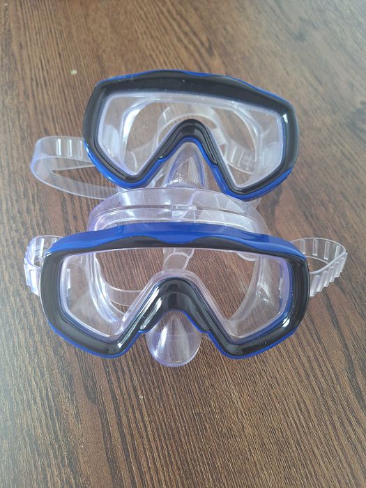 Ochelari de înot folositi de max 3 ori.