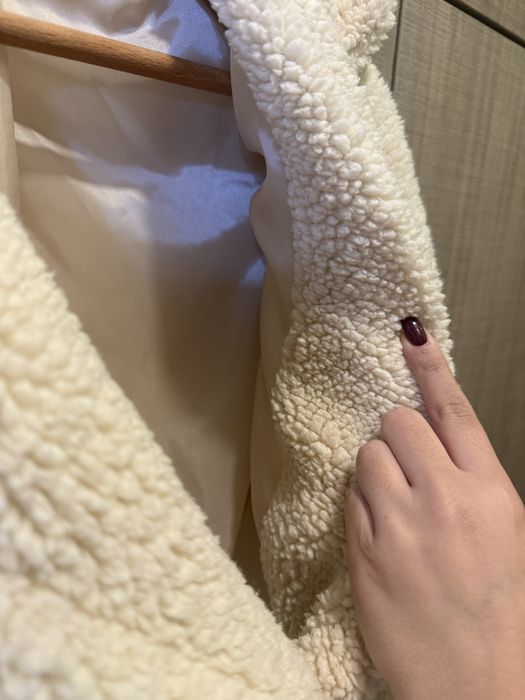 Меко палто в мръсно-бяло