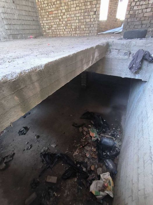 Продается 2 этажный дом в виде коробки в Ханабад. Ориентир 352 школа.