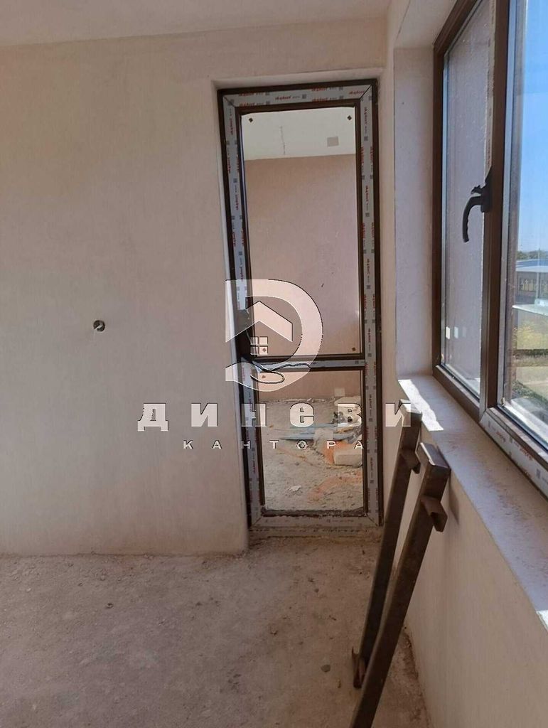 Продава се Двустаен апартамент в Стара Загора, Железник - център - 75 кв.м за 827 €/кв.м - Снимка #2