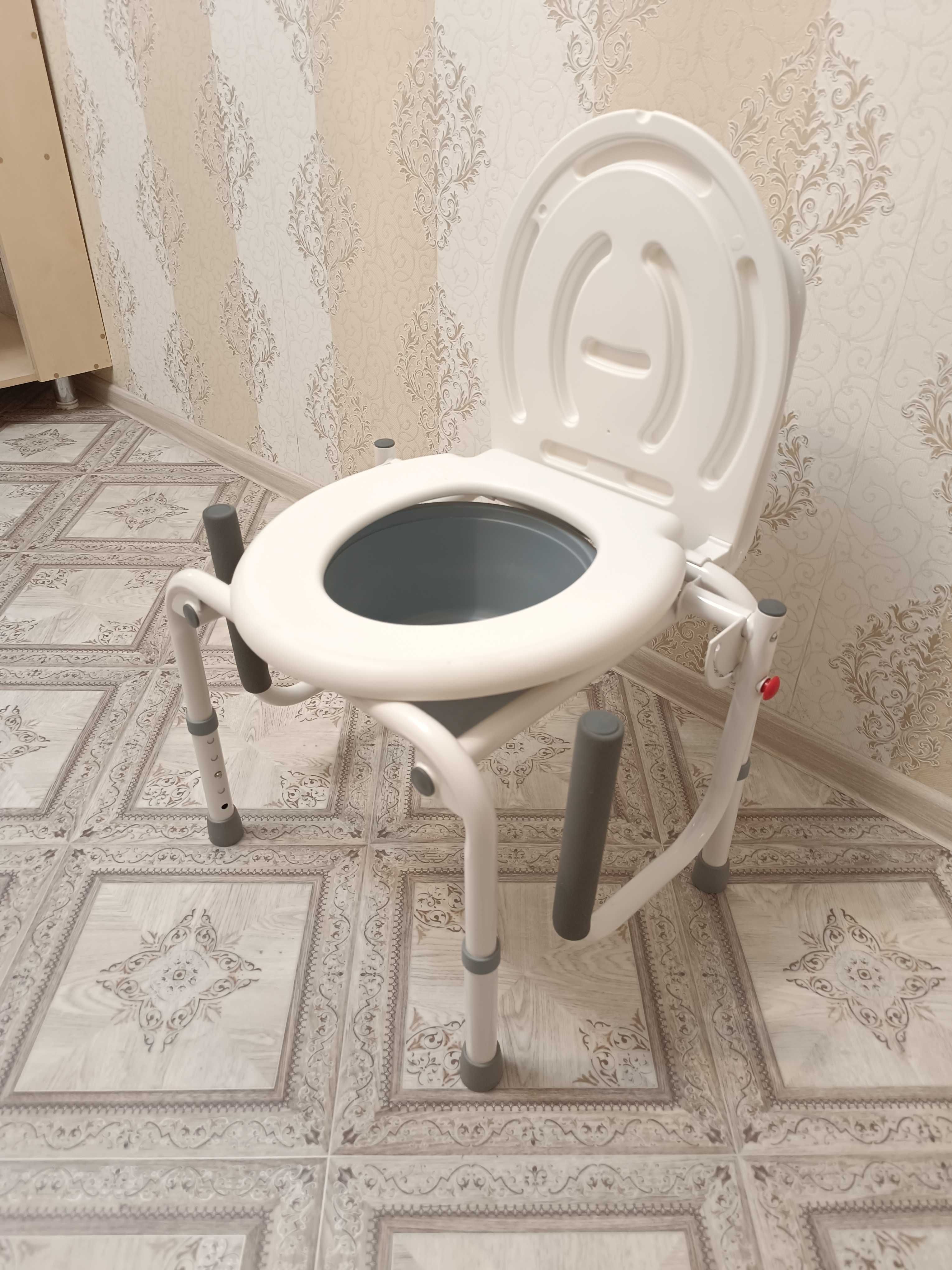 Кресло туалет для людей с ограниченными возможностями