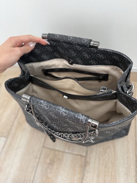 Guess дамска черна чанта