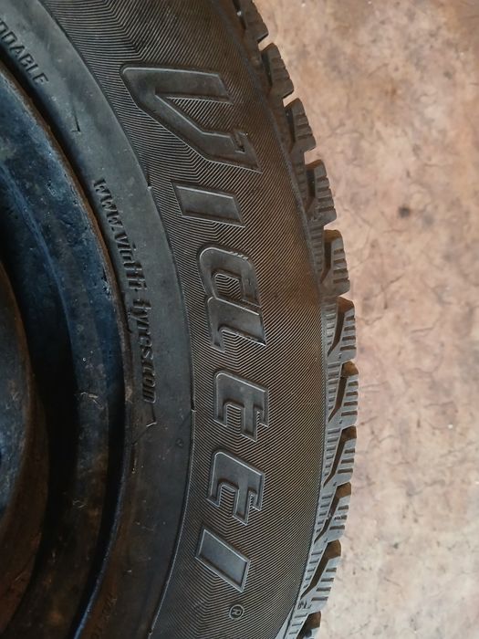 Зимние шины на 14.