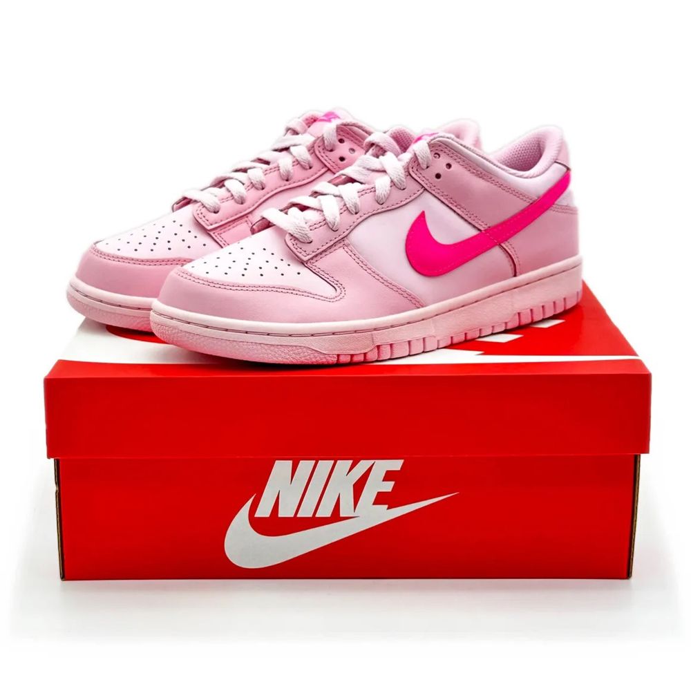 Чисто нови!! 100% Оригинални Nike Dunk Low Triple Pink