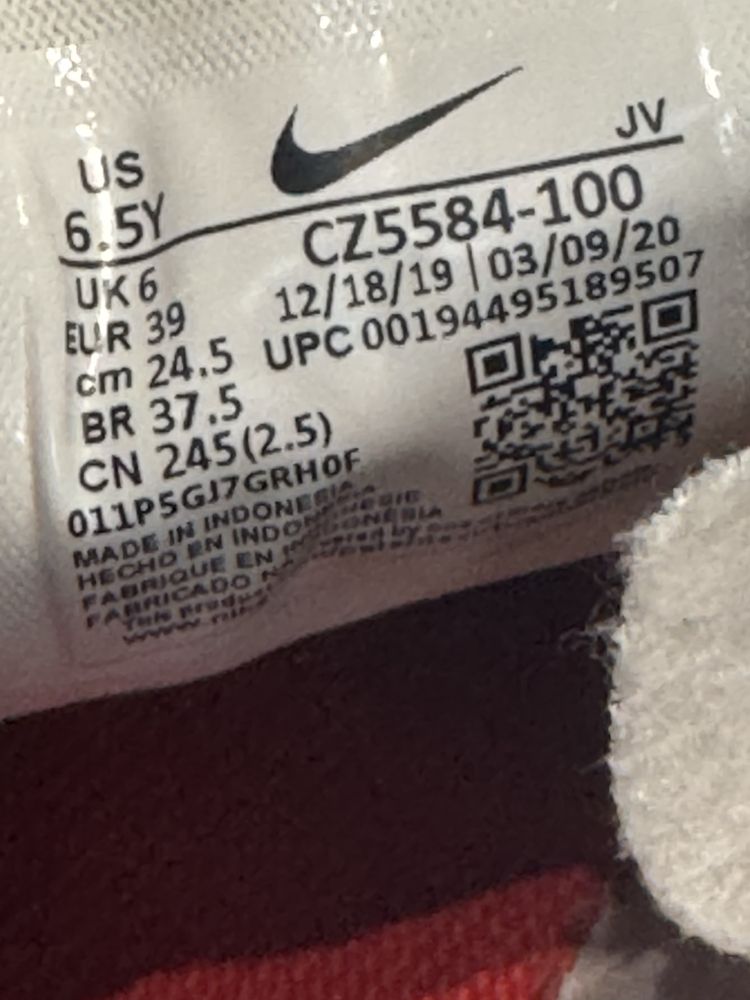Маратонки NIKE RENEW .Номер 39