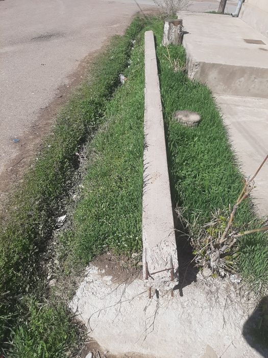 Столб. Кусок железо-бетонного столба от линии электро передачи. 5 м.