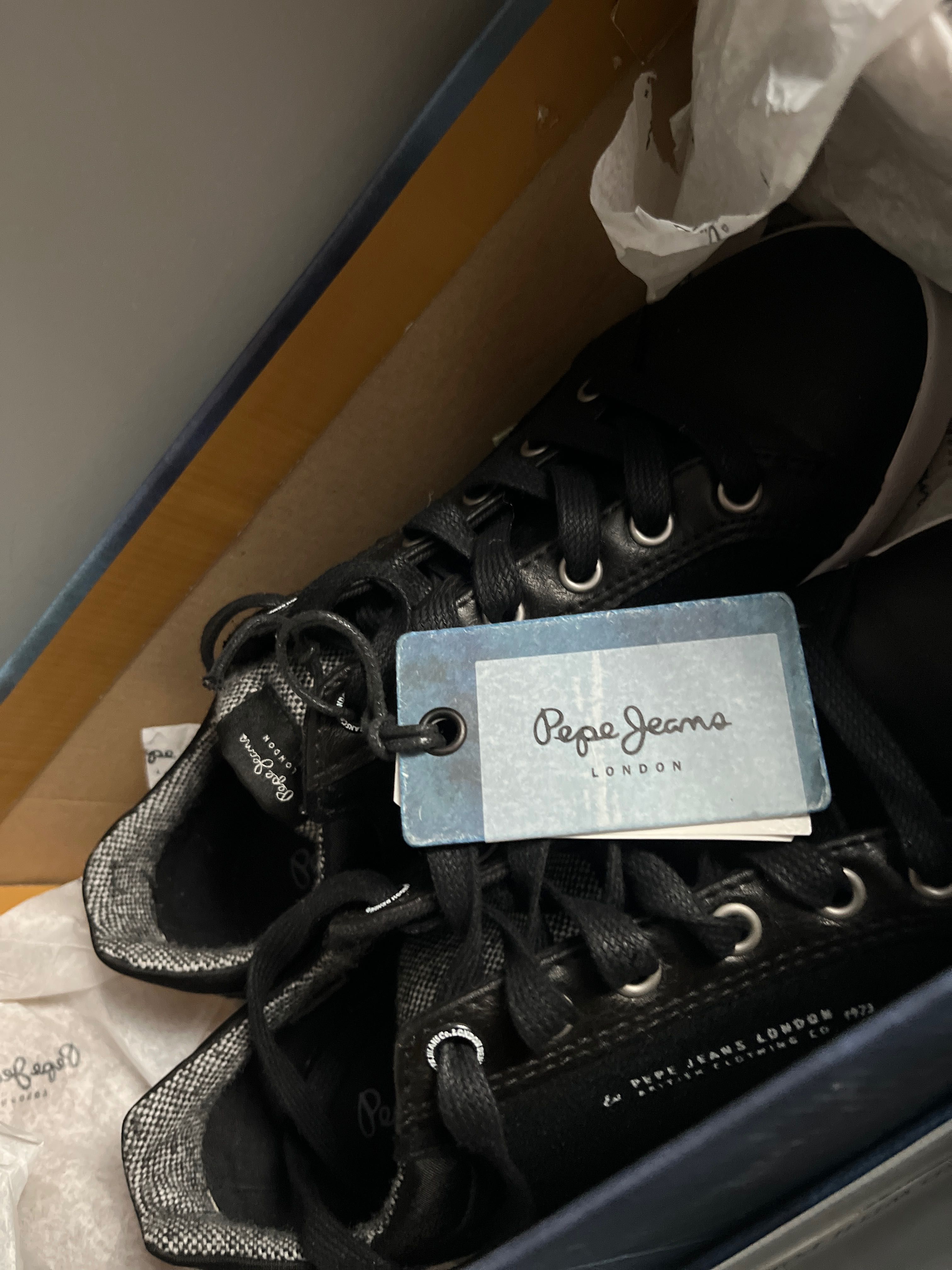 Чисто нови Pepe Jeans сникърси