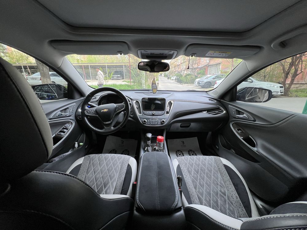 Продаю Malibu Premier 2.0 turbo.
