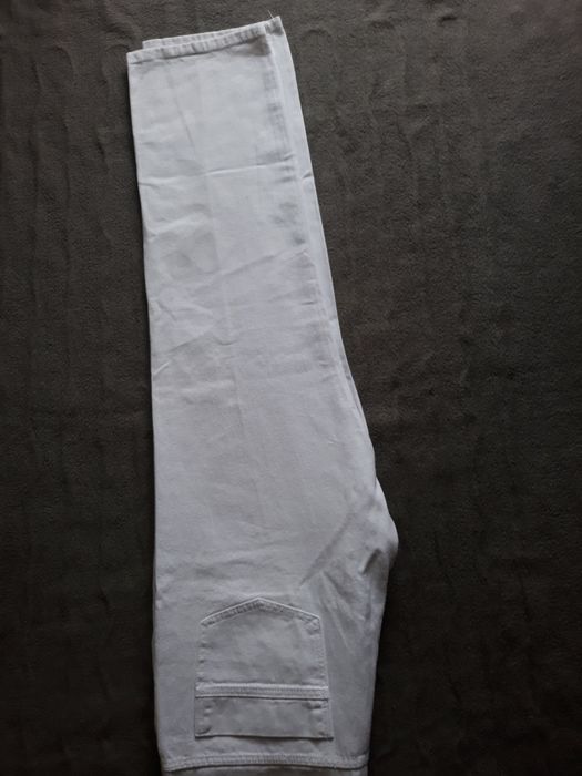 Vand urgent pantalon blugi noi,,firma John-Baner.