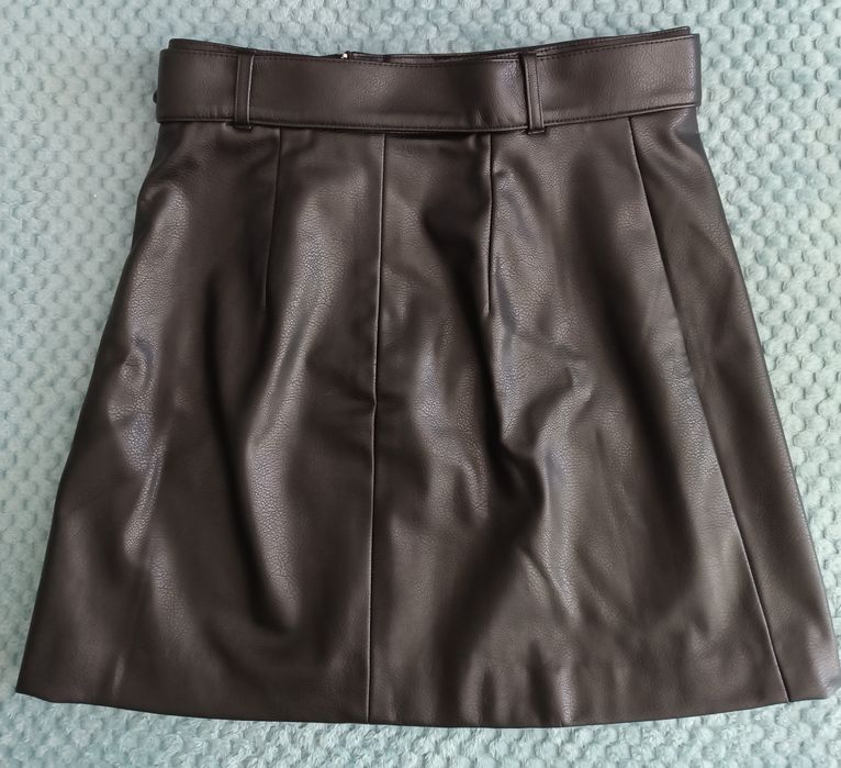 Кожена къса пола