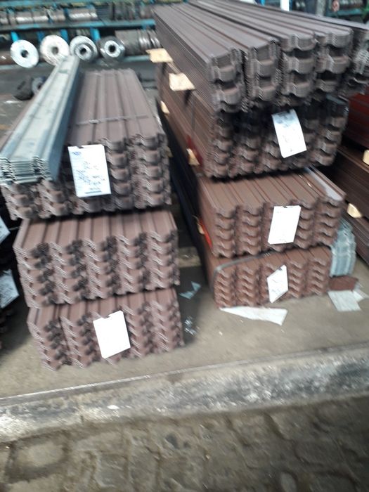 Vând șipcă metalică