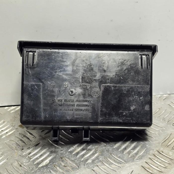 Spatiu depozitare centru bord Opel Movano