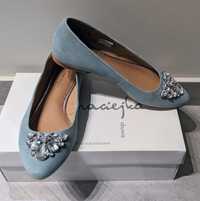 Велурени сини дамски обувки с декорация, размер 37 нови