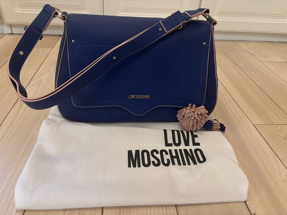 Geanta umar Love Moschino