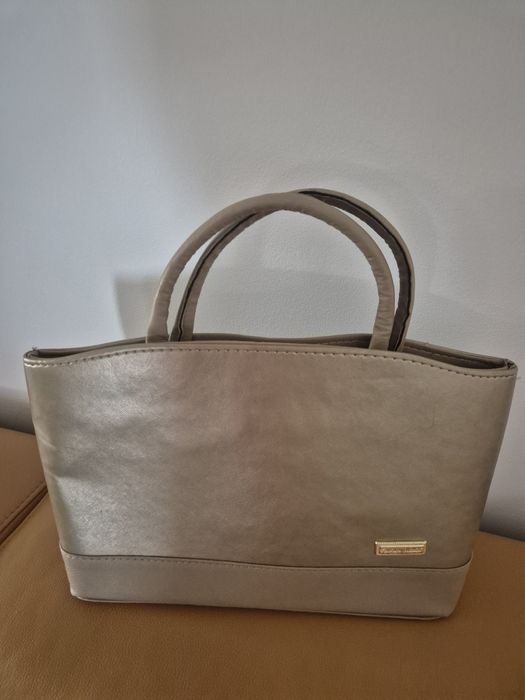 Vand genți ca noi,deosebite,elegante,de firma, unele piele natural