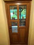 Uși de vinzare. O ușă termopan de exterior și două simple pentru inter