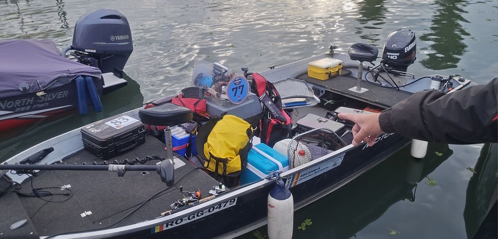 Barca de aluminiu Motocraft 470