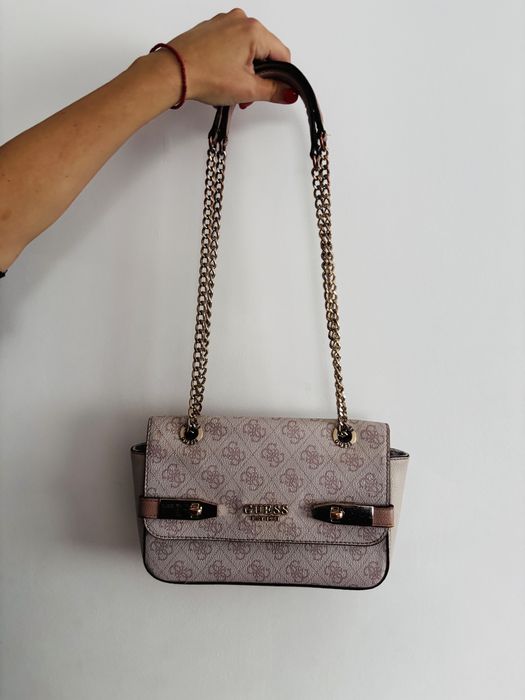 Оригинална Дамска Чанта Guess