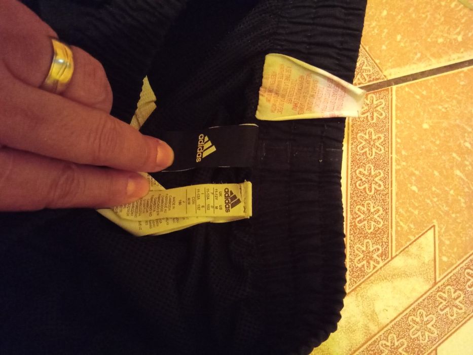 Pantaloni scurti marca Adidas