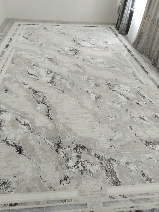 Продам ковер, в идеальном состояние. Пользовались неделю,