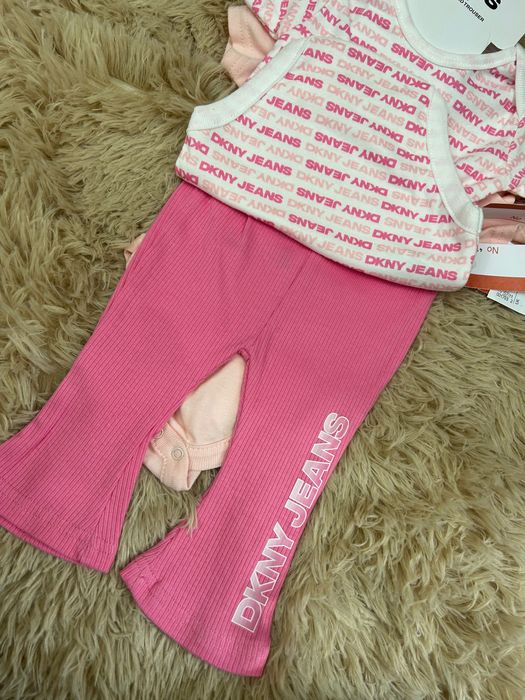 Страхотен бебешки комплект момиче