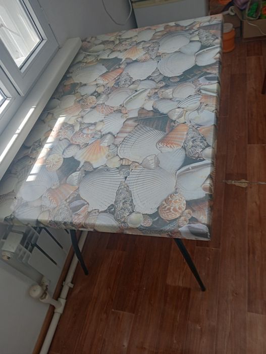 Продам кухонный стол б/у