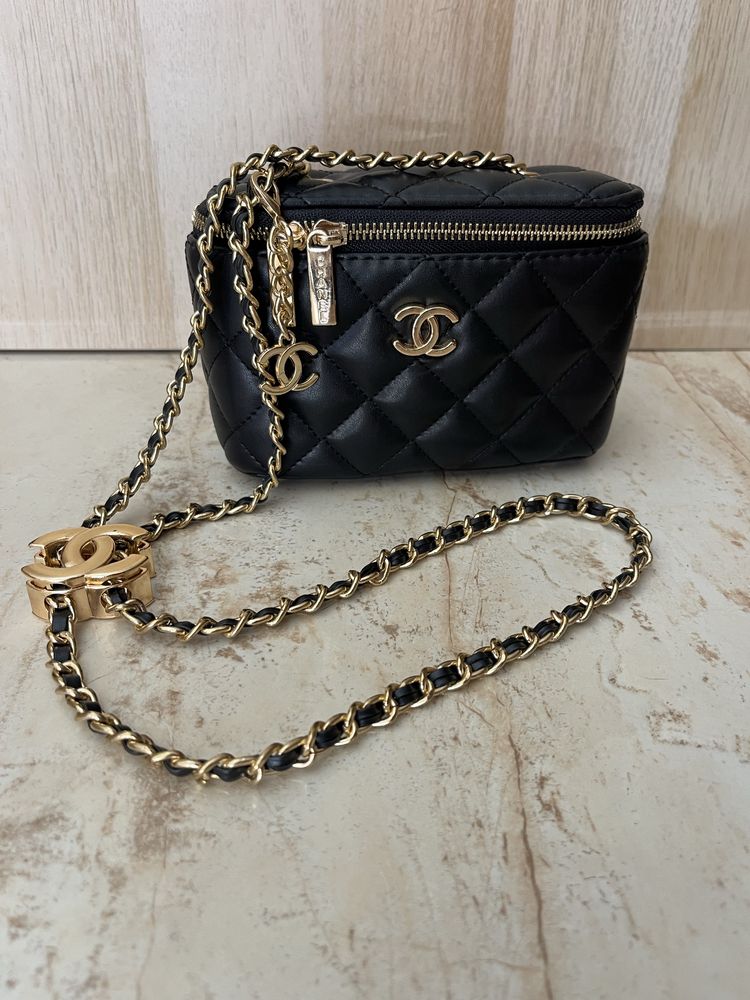 Черно куфарче Chanel