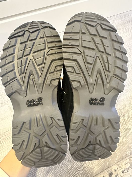 Bocanci Jack Wolfskin, marime 31, aproape noi