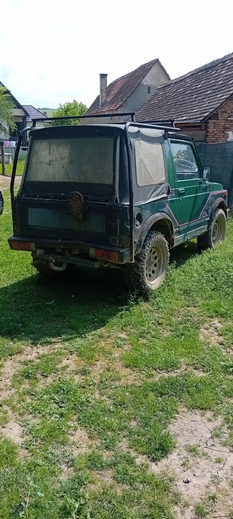 Suzuki samurai ...